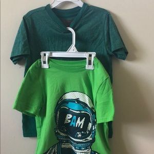 Cat and Jack 2 shirt lot short sleeve 4/5 and 4t